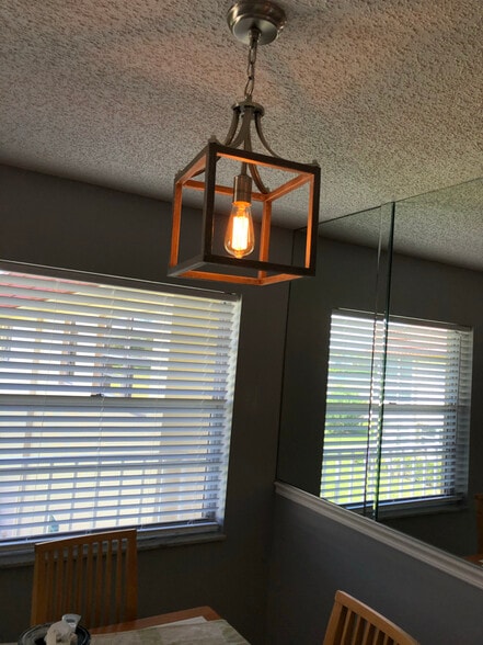 Building Photo - 105 Spring Lake Ct