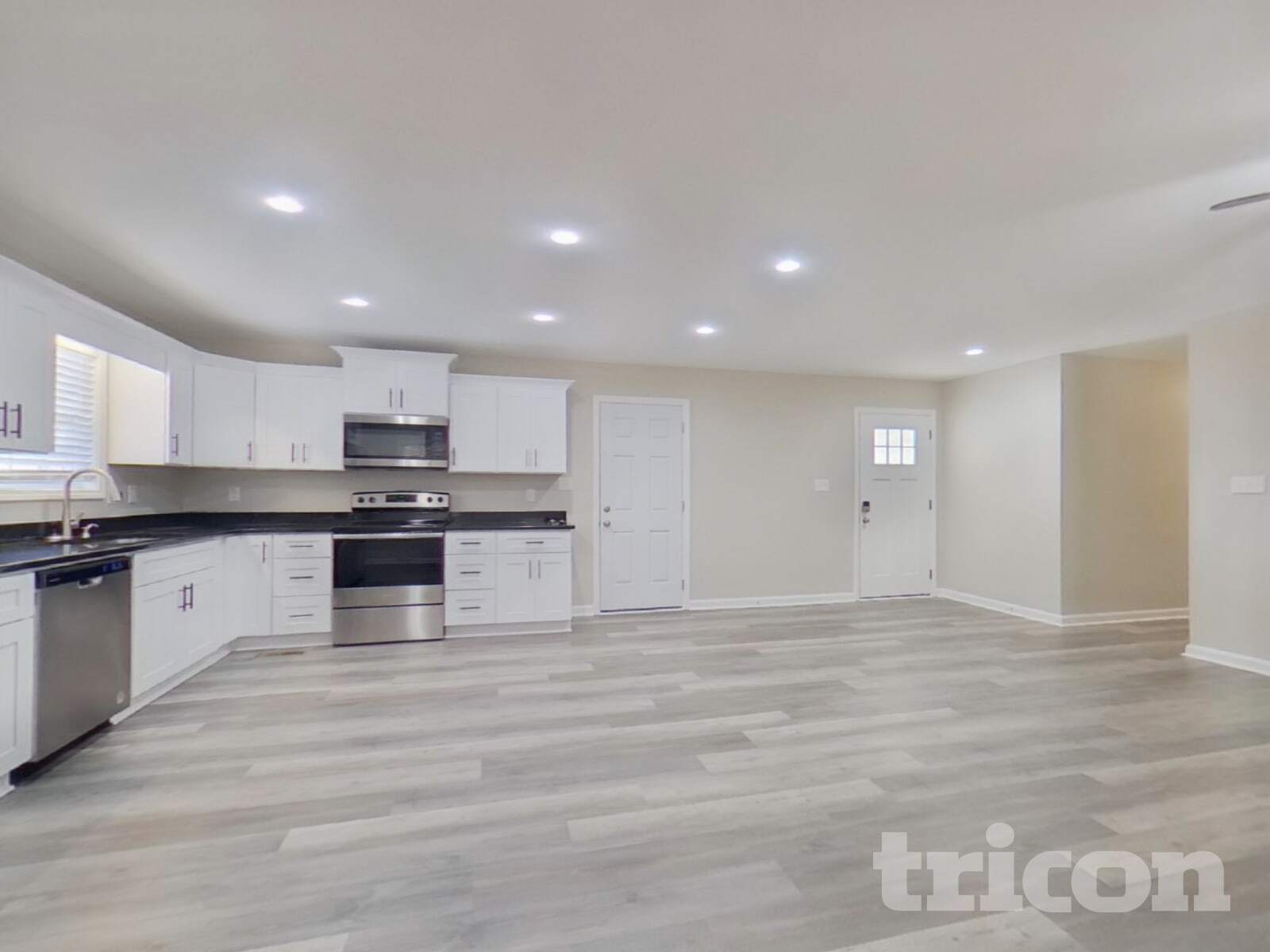 Building Photo - 359 River Trace Dr