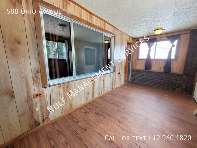 Building Photo - Eligible for Section 8: 3 Bed, 1.5 Bath Ho...