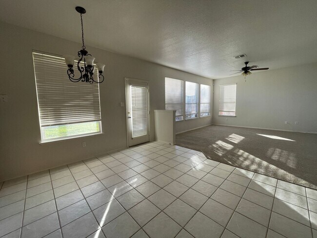 Building Photo - 4902 Golden Gate Dr