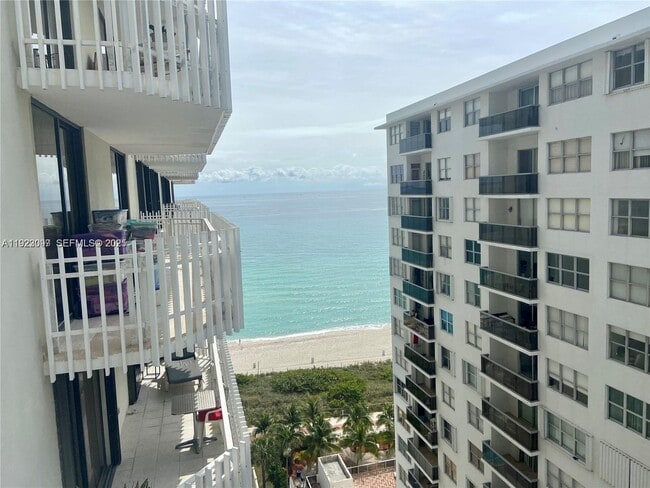 Building Photo - 6061 Collins Ave