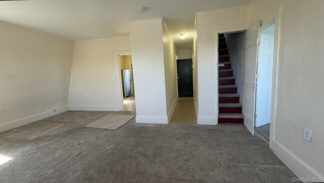 Building Photo - 64 Anstice St