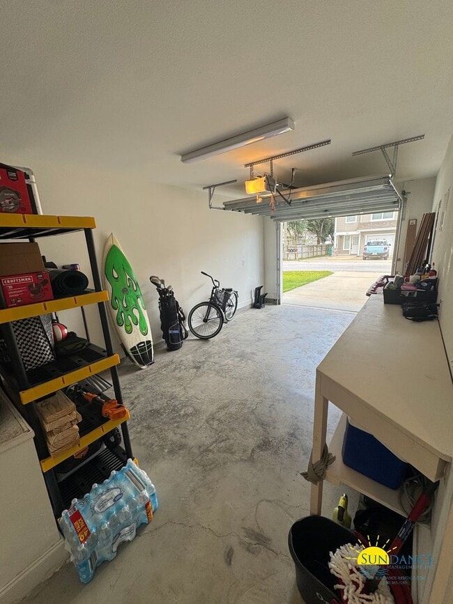 Building Photo - Beautiful 3BR/2.5BA Townhome inNiceville-Near Eglin AFB!