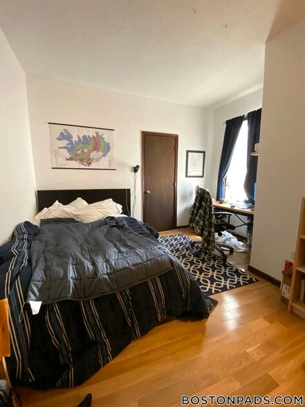 Building Photo - 89 Sheridan St