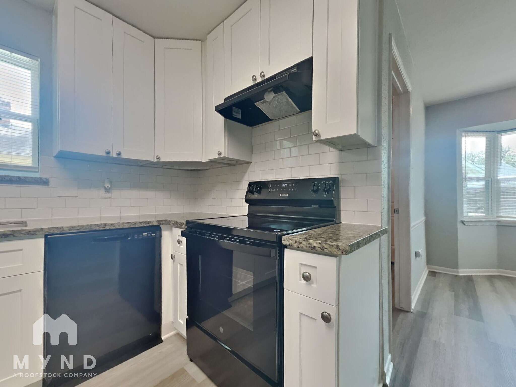 Building Photo - 6607 Escondido Dr