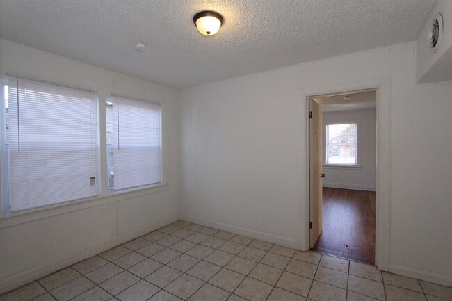 Building Photo - 2203 20th St