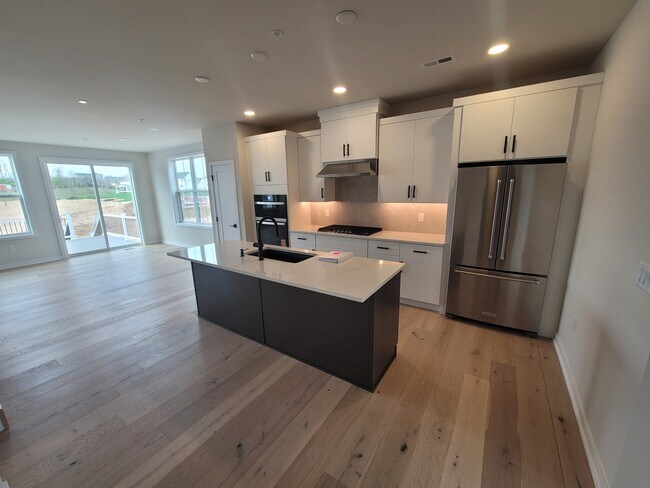 Building Photo - 357 Aspen Wy