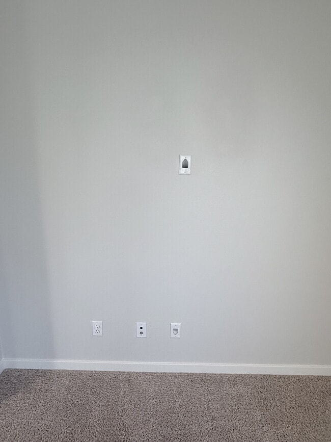 Building Photo - 31124 Hanover Ln