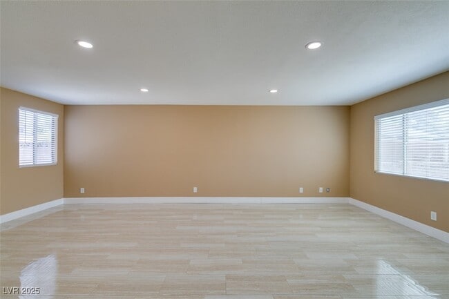 Building Photo - 3966 Green Leaf Dr