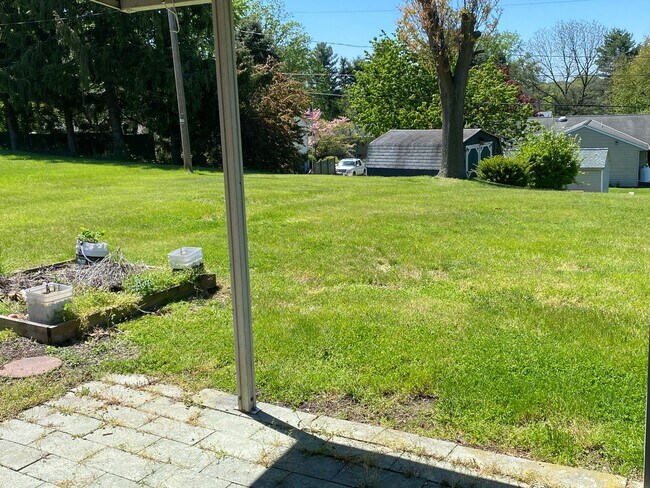 Building Photo - Spacious 4-Bedroom Home Located on a Quiet Street in Manheim Township!