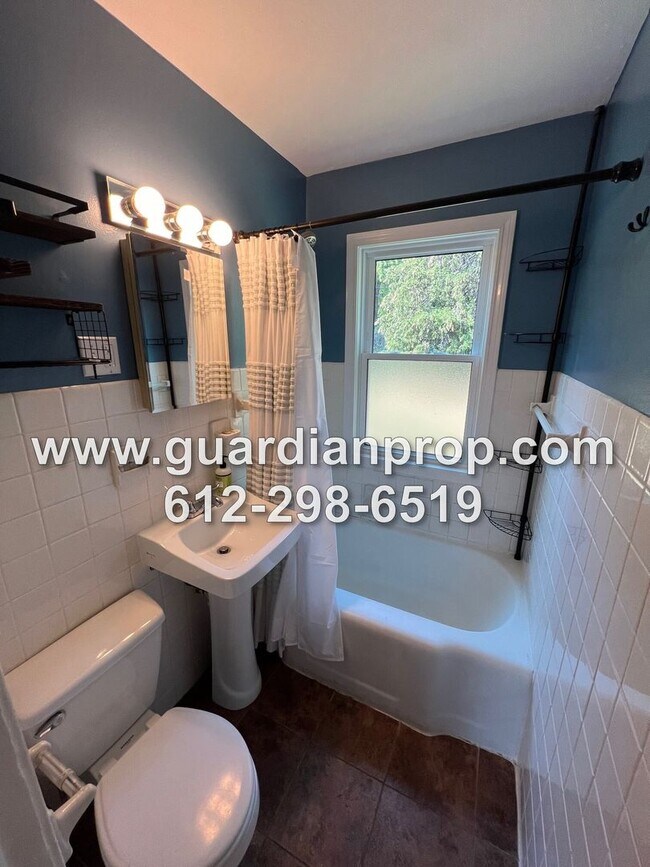 Building Photo - Mounds View House Available Now, Updated K...