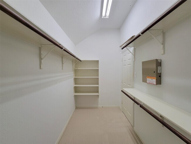 Building Photo - 6806 Haley Ct