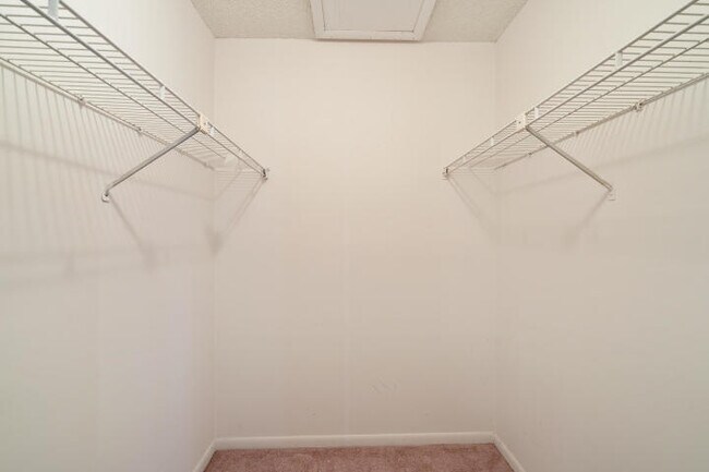Building Photo - 441 Pine Glen Ln