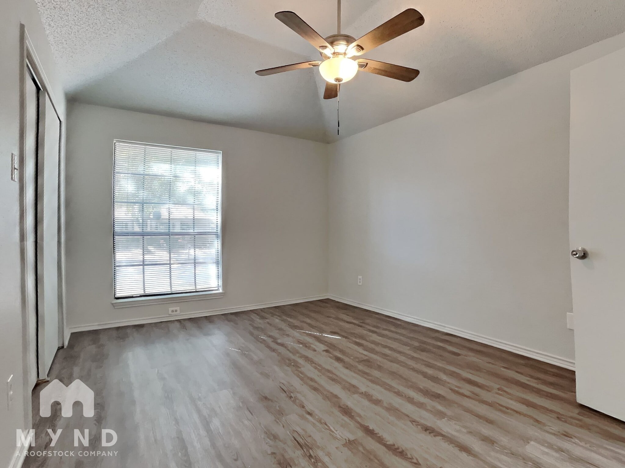 Building Photo - 10349 Wood Heights Dr