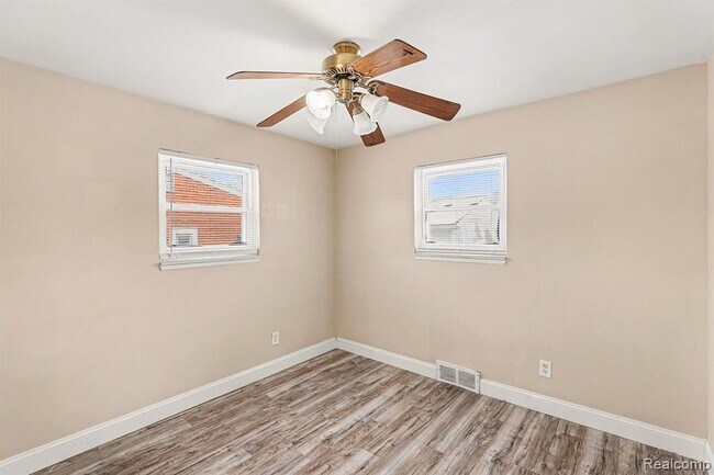 Building Photo - 34052 Viceroy Dr