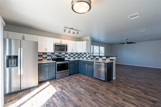 Building Photo - 1705 Willow Way