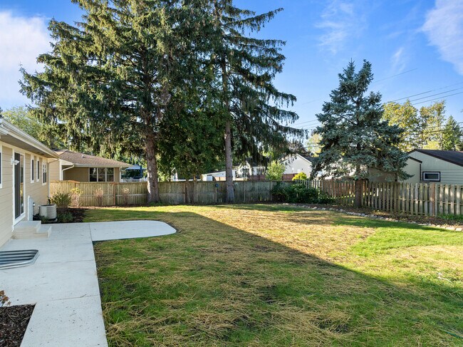 Building Photo - 1018 Bonnie Brae Ln