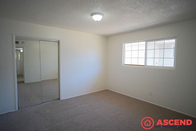 Building Photo - Darling Home in East Bakersfield!