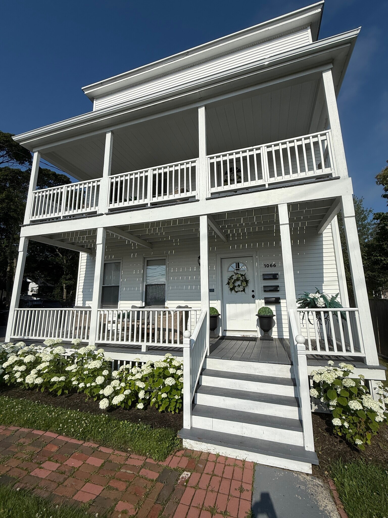 Building Photo - 1066 Forest Ave