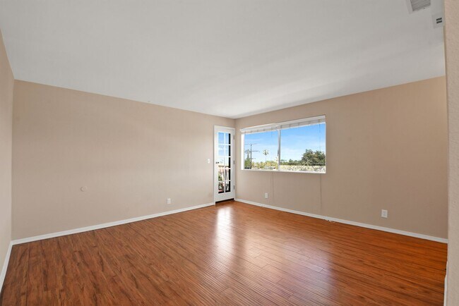 Building Photo - Cabrillo Ave