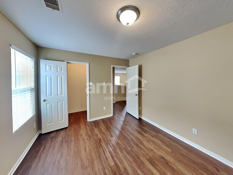 Building Photo - 16727 Foursquare Dr