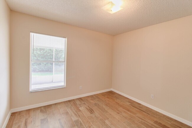Building Photo - 10538 Sun Villa Blvd - Available December ...