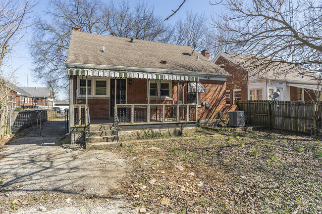 Building Photo - 418 Morrison Ave