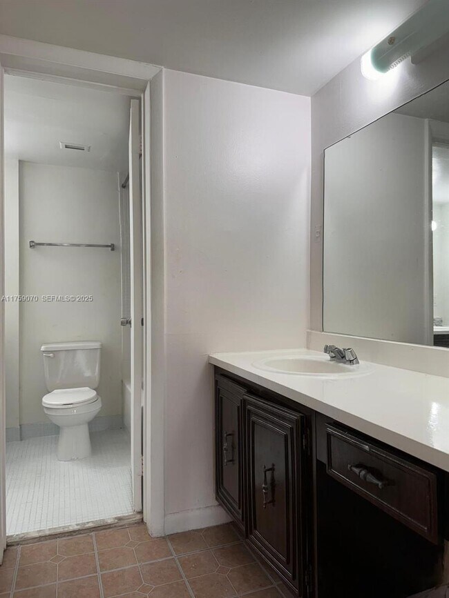 Building Photo - 484 NW 165th St