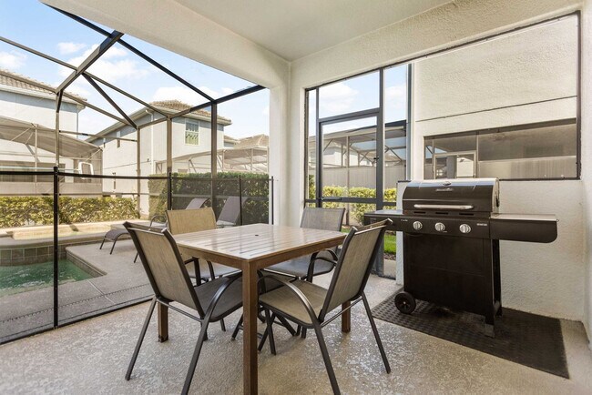 Building Photo - 4718 Kings Castle Cir