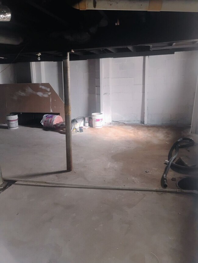 Building Photo - Cozy 2BR Home in KC Northland – Fully Fenced Yard & Fresh Updates