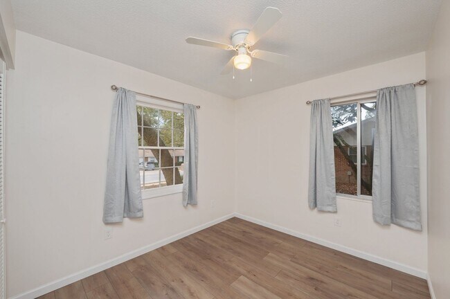 Building Photo - Renovated 3 bedroom house in Niceville!