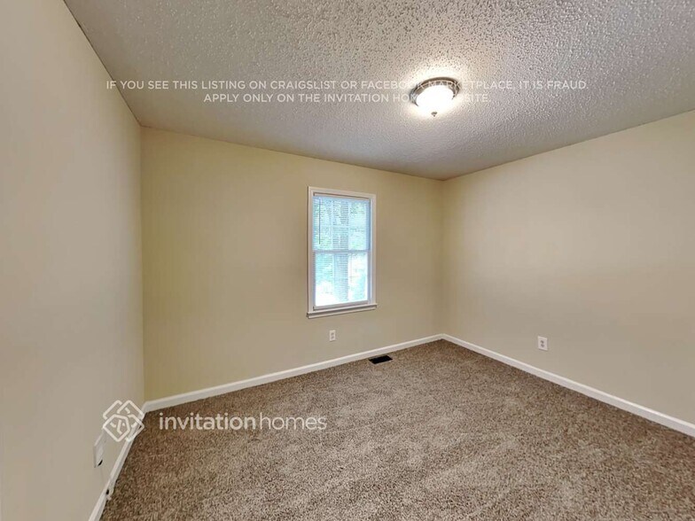 Building Photo - 113 Cedar Creek Dr