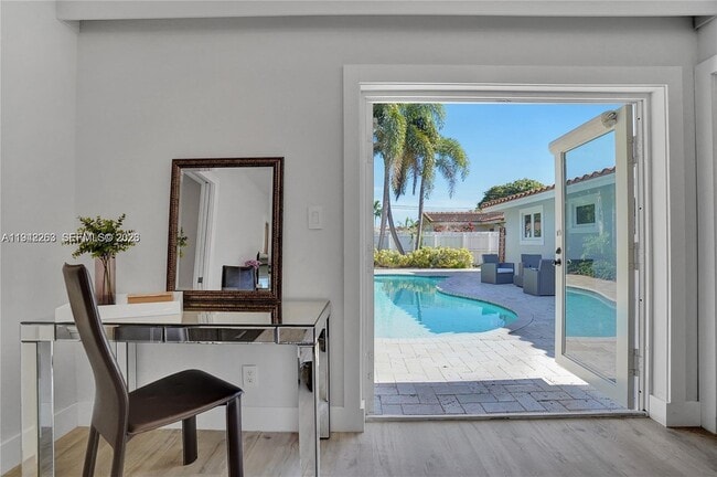 Building Photo - 2011 NE 31st Ct