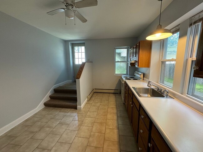 Building Photo - Cozy 1 Bedroom Apartment