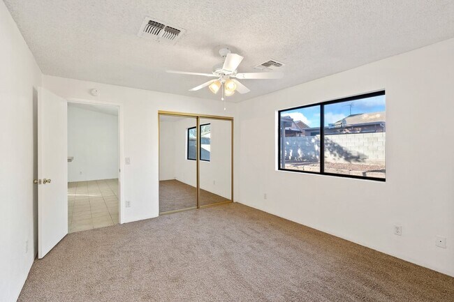 Building Photo - 6082 S Birchwood Dr