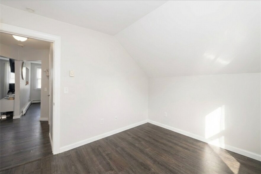 Building Photo - 79 Vine St