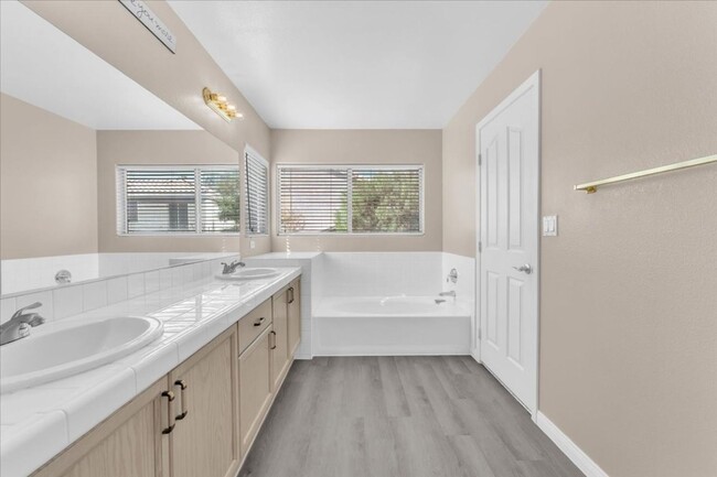 Building Photo - 7237 Buglehorn St