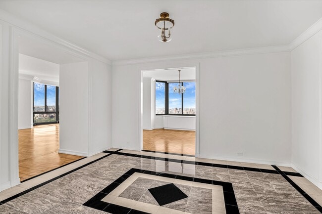 Building Photo - 200-210 E 65th St