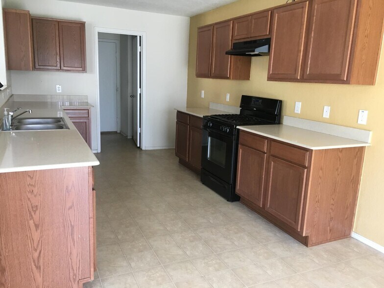 Building Photo - 2606 Skyview Knoll Ct