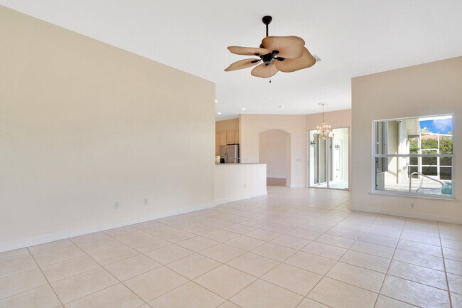 Building Photo - 1252 SW Bent Pine Cove