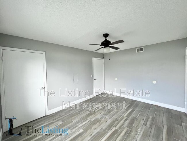 Building Photo - 13828 Timberbrooke Dr