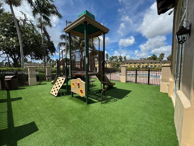 Building Photo - 1690 NE 33rd Ave