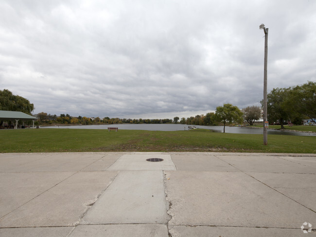 Building Photo - Prairie Lake Estates