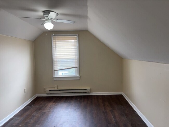 Building Photo - Spacious 5-Bedroom Home with Detached Garage