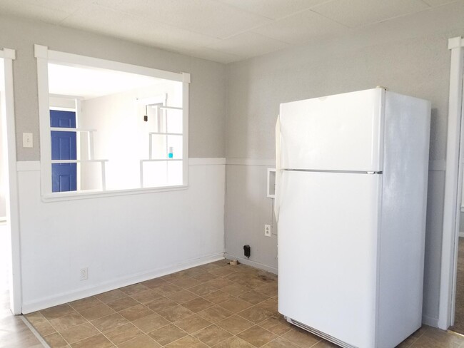 Building Photo - PRE-LEASING Available June 1, 2025. Proper...