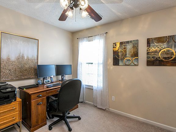 Building Photo - 3041 Quaker Hill Ln