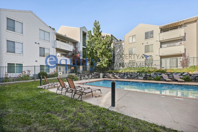 Building Photo - 537 S 900 E