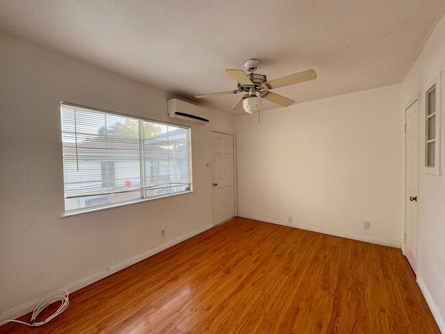 Building Photo - Three Bedroom, One Bathroom Temple City Ho...