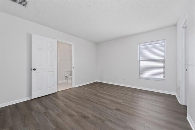 Building Photo - 746 Lockbreeze Dr