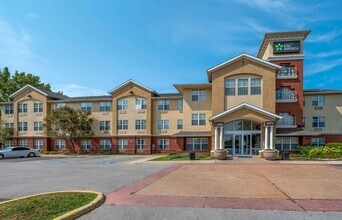 Building Photo - Furnished Studio-Indianapolis - Northwest - I-465
